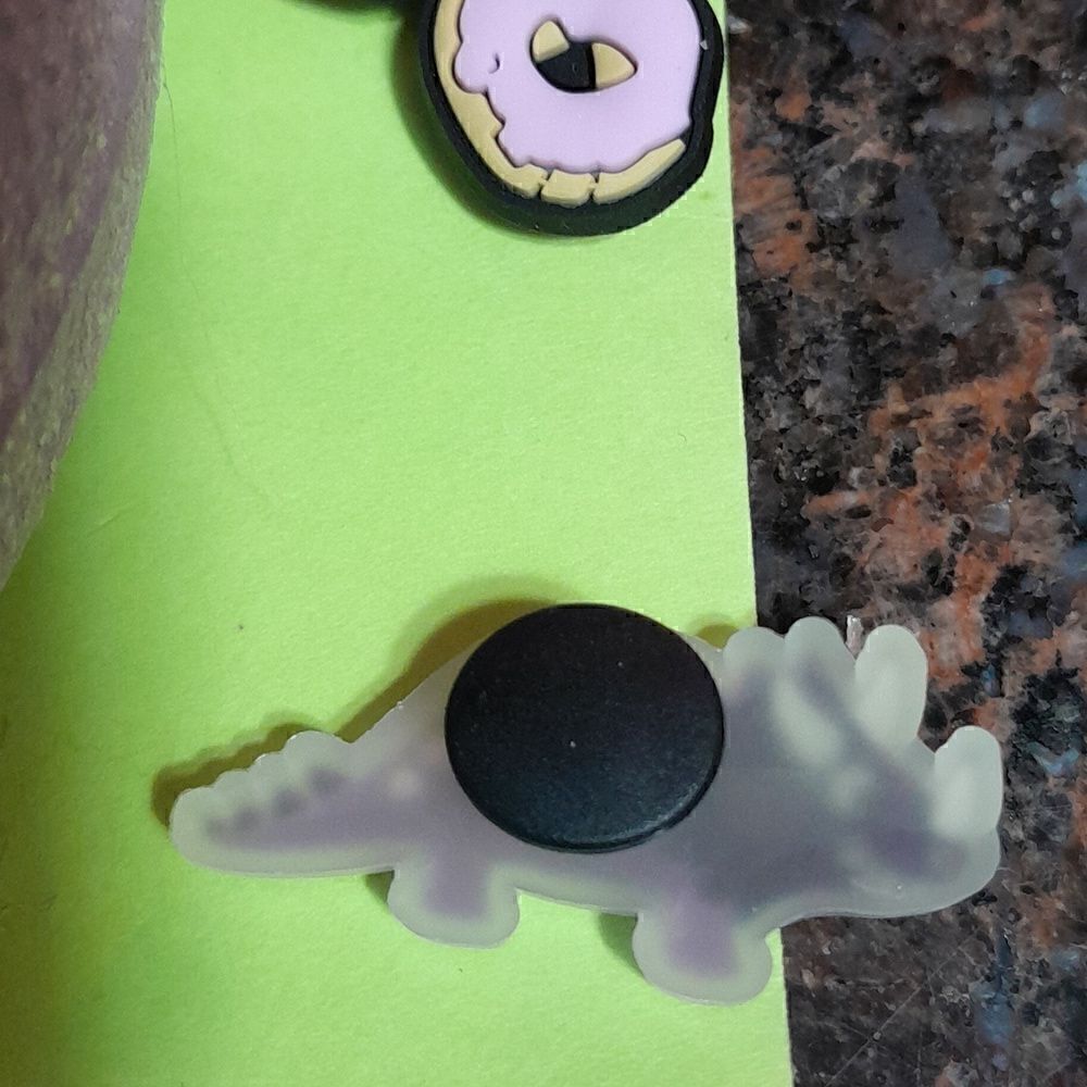 Child's Crocs and 10 Jibbitz Charms...Size 4 - Picture 7 of 8